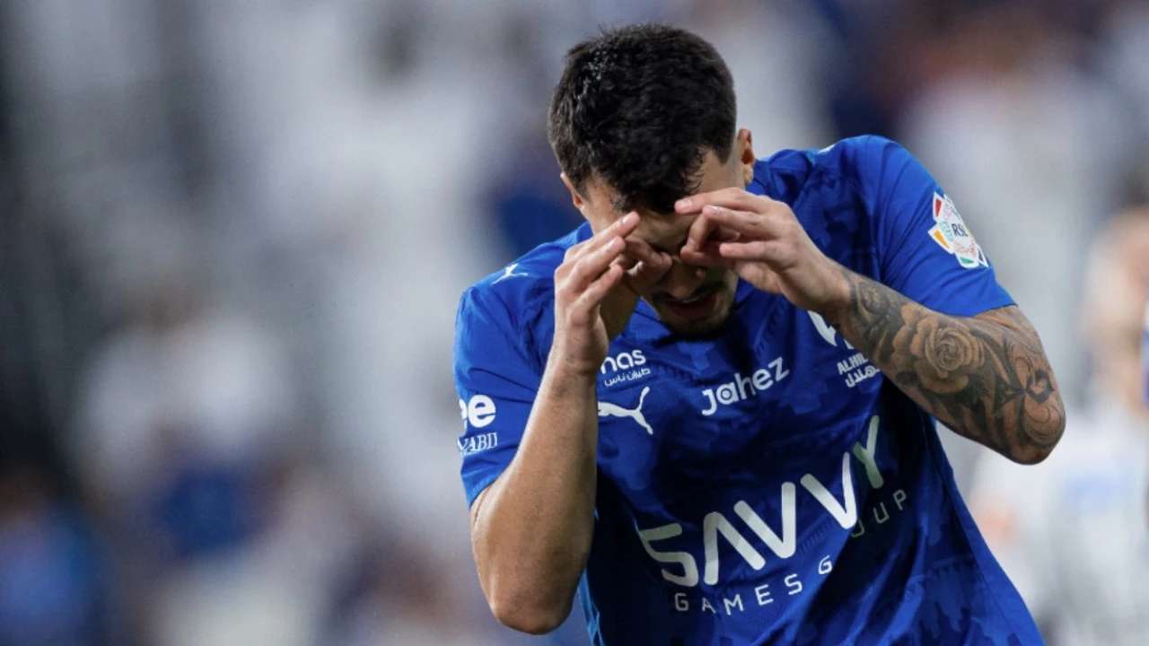 قمة الدوري السعودي.. موعد مباراة الهلال والأهلي وتردد القنوات الناقلة للمواجهة المرتقبة